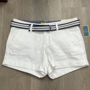 Women’s white shorts with belt. Size: 4. Never worn. Brand new with tags!